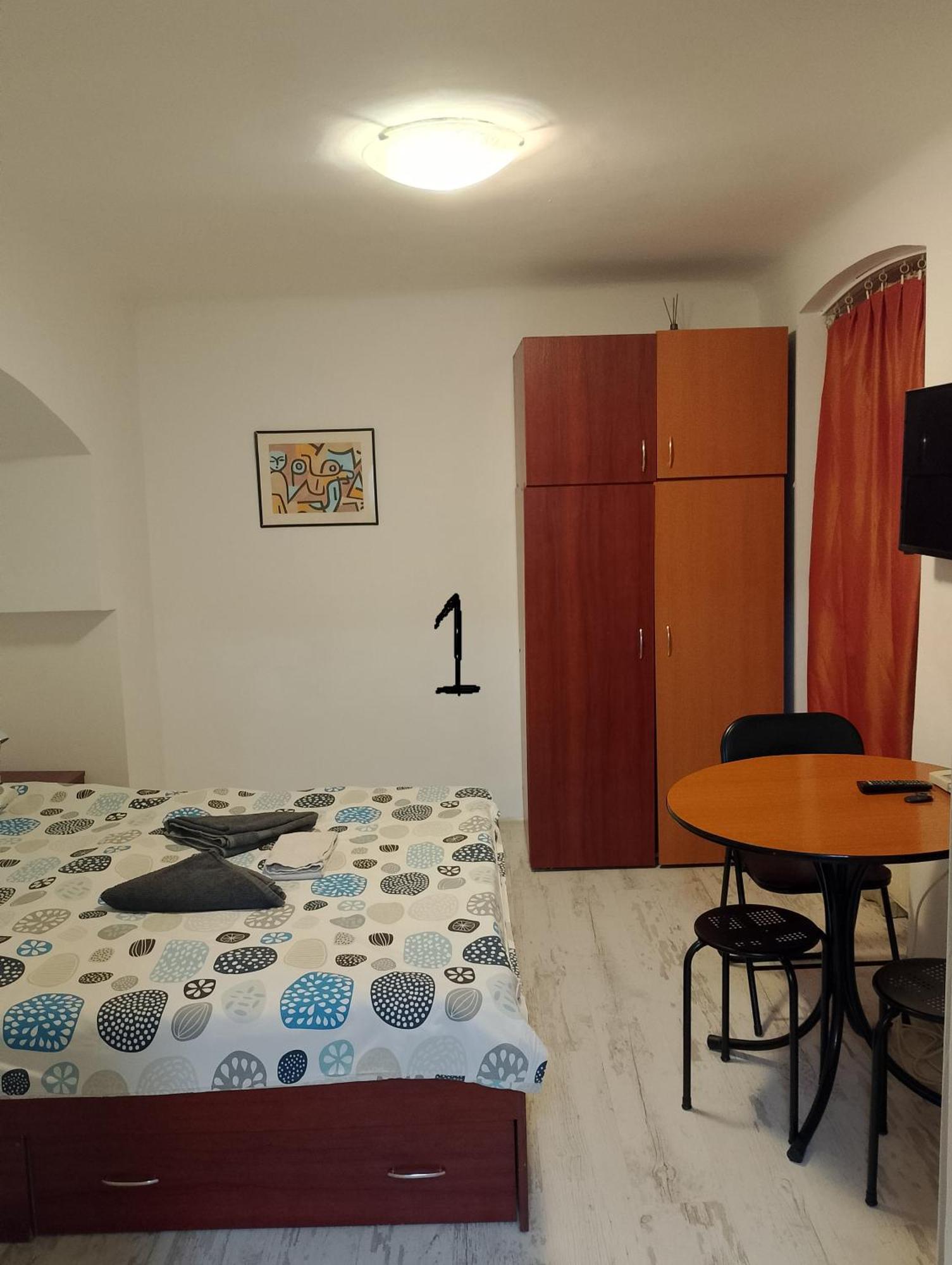 Central Studio In Historic Center Brassó Kültér fotó